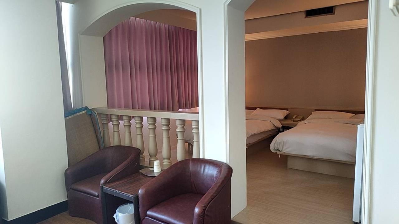 Dc Hotel 타이중 외부 사진
